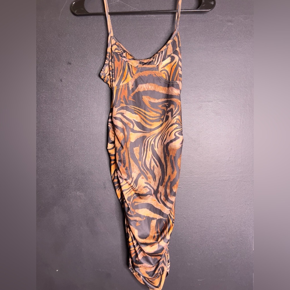 Tigger strip ruffle dress